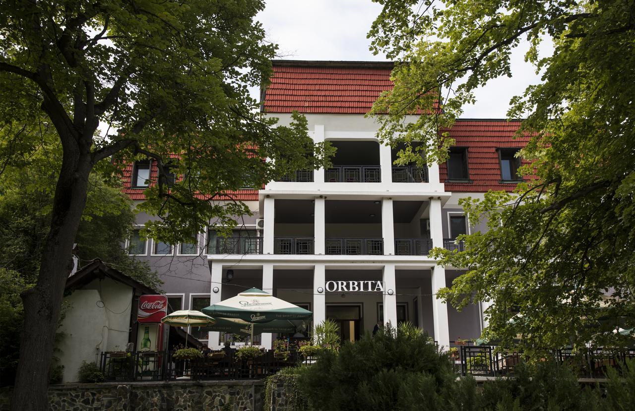 Hotel Orbita Shumen Exteriör bild